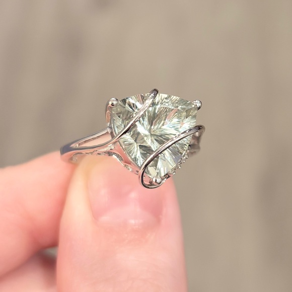 14K White Gold Prasiolite Ring: Trilliant Green Amethyst, Diamond Accent, Size 8 - Picture 5 of 12